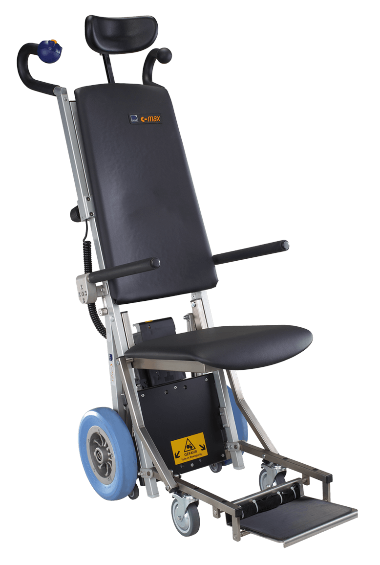 Das Bild zeigt die freigestellte Antriebs- und Griffeinheit des Treppensteiger c-max auf weißem Hintergrund. Sichtbar ist die Antriebseinheit mit Laufrädern und Sicherheitsbremsen, sowie die Griffeinheit mit Bedienteil. Am Treppensteiger befindet sich eine integrierte Sitzeinheit mit Sitzpolster, Rückenlehne und Armlehnen.
